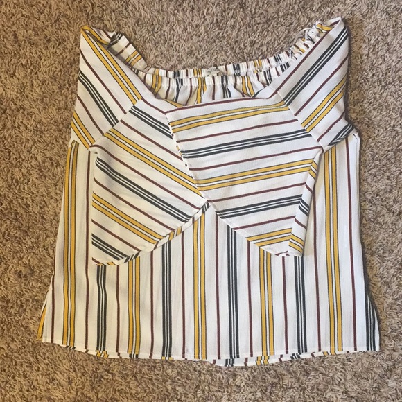 Lily White Over the Shoulder - Picture 2 of 3